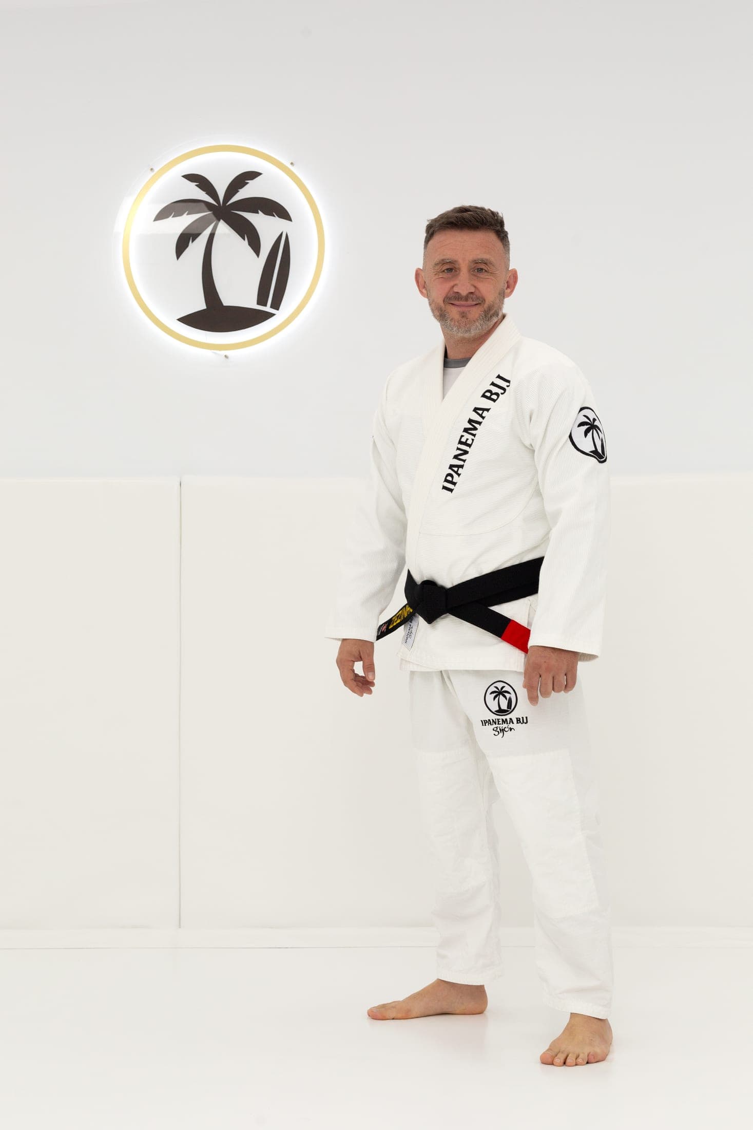 José-Luis con el gi blanco de Ipanema BJJ